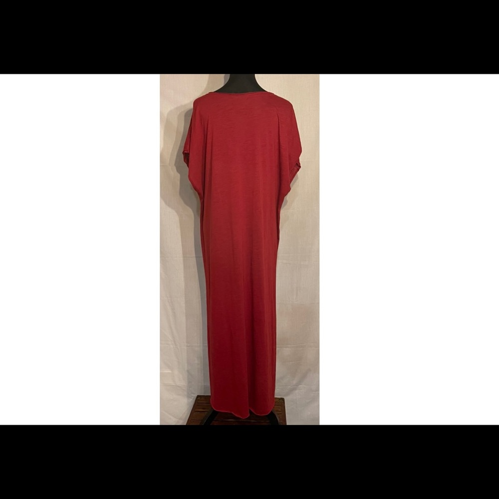 Red Dress - Picture 2 of 2